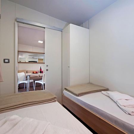 Eurocamp Mobile Homes At Campsite Porton Biondi Rovinj Cameră foto