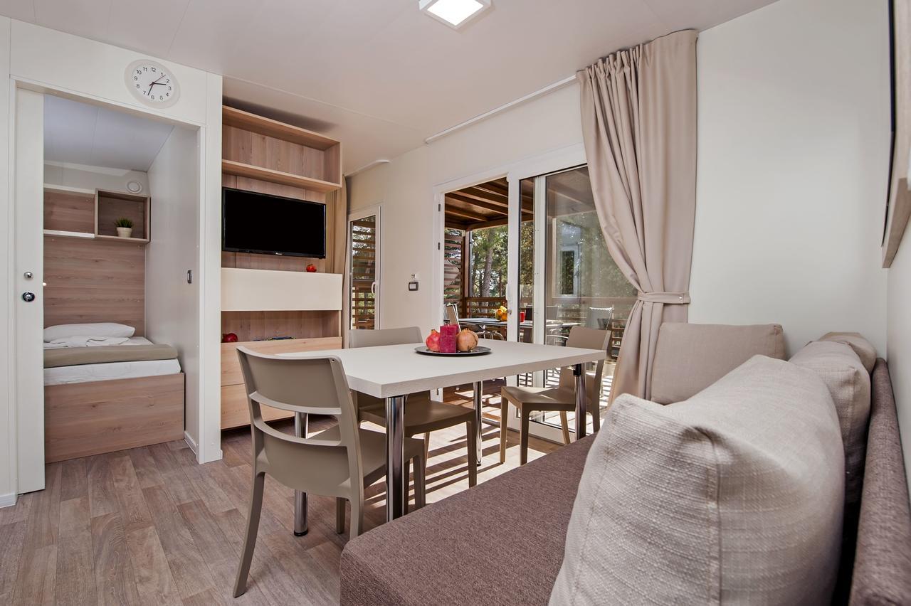 Eurocamp Mobile Homes At Campsite Porton Biondi Rovinj Exterior foto