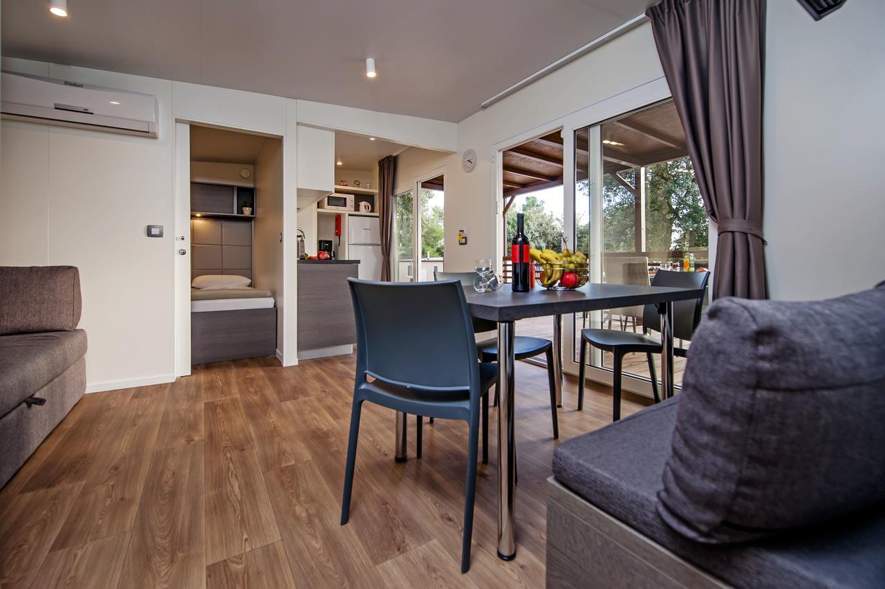 Eurocamp Mobile Homes At Campsite Porton Biondi Rovinj Exterior foto