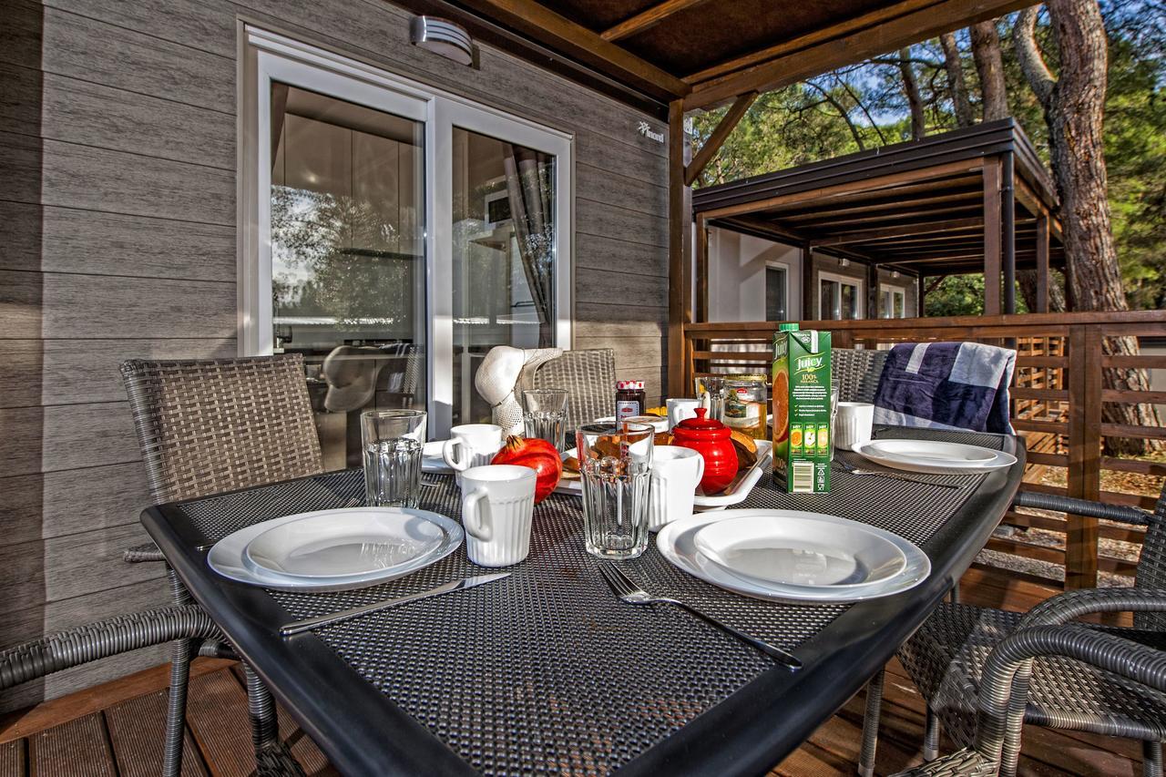 Eurocamp Mobile Homes At Campsite Porton Biondi Rovinj Exterior foto